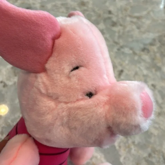 Authentic Disney Store Exclusive original Piglet Plush - Picture 2 of 7